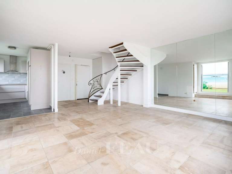 Appartement Courbevoie - 3 chambres - 107m²