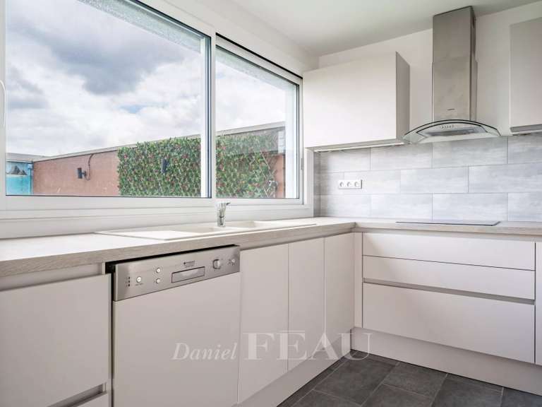 Appartement Courbevoie - 3 chambres - 107m²