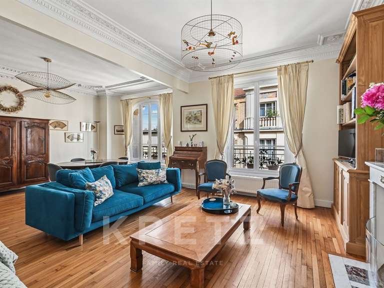 Appartement Courbevoie - 2 chambres - 101m²