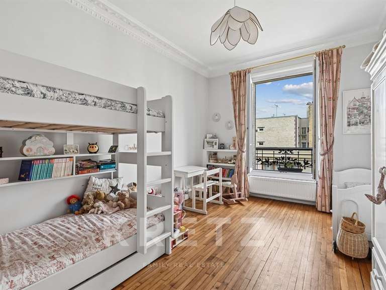 Appartement Courbevoie - 2 chambres - 101m²