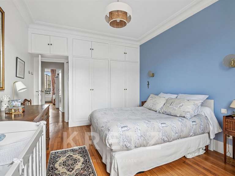 Appartement Courbevoie - 2 chambres - 101m²