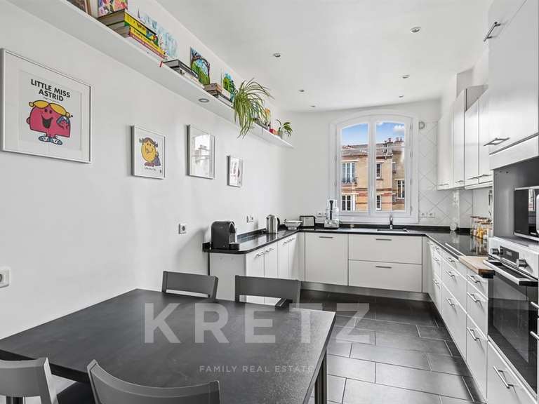 Appartement Courbevoie - 2 chambres - 101m²