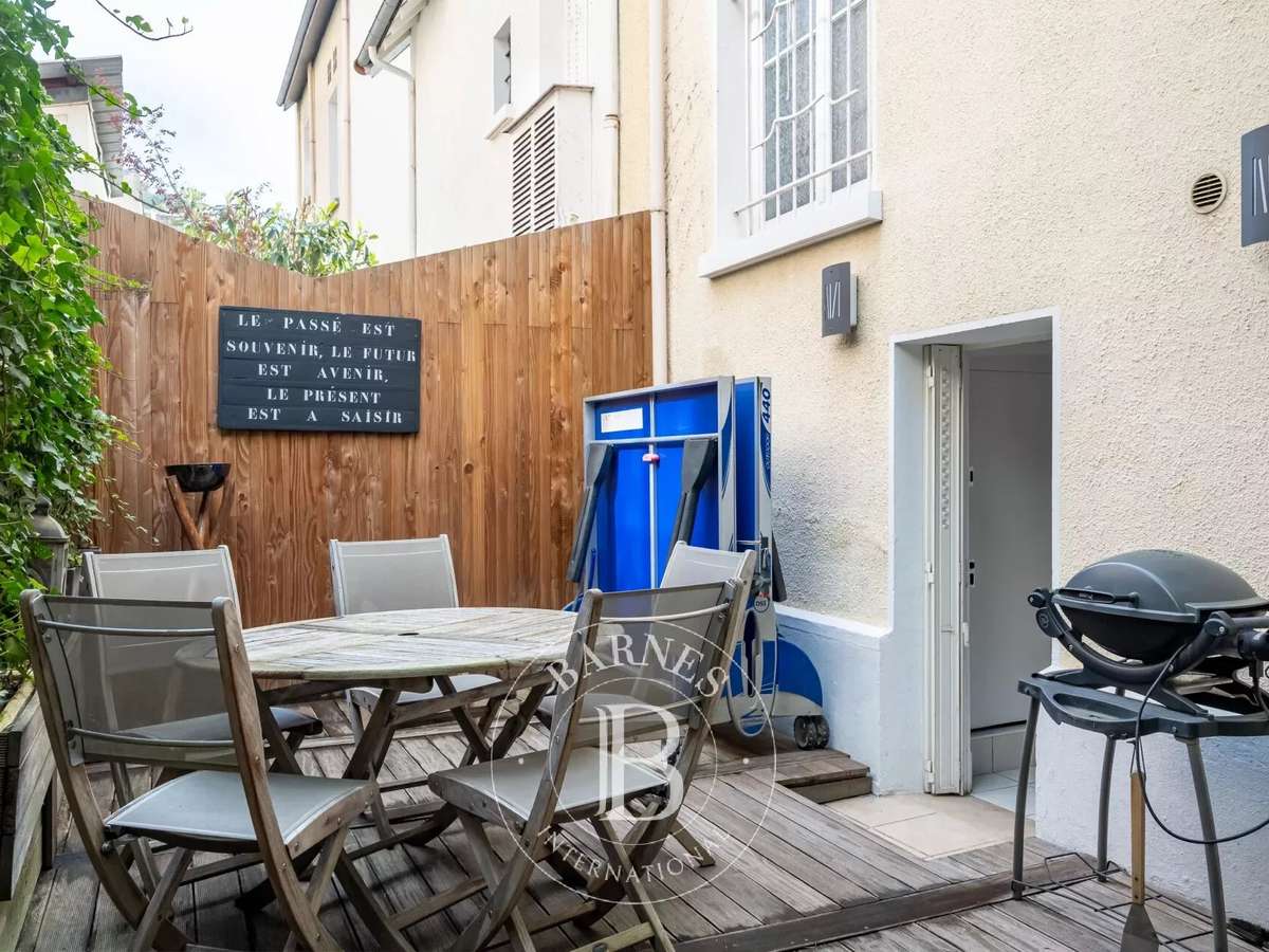 Vente Maison Courbevoie : 1 395 000€ | 171m²