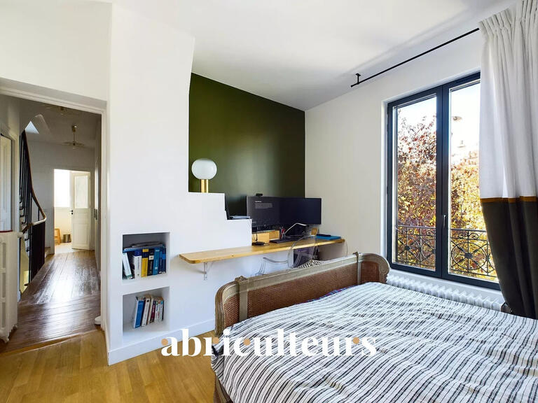 Maison Courbevoie - 5 chambres - 182m²