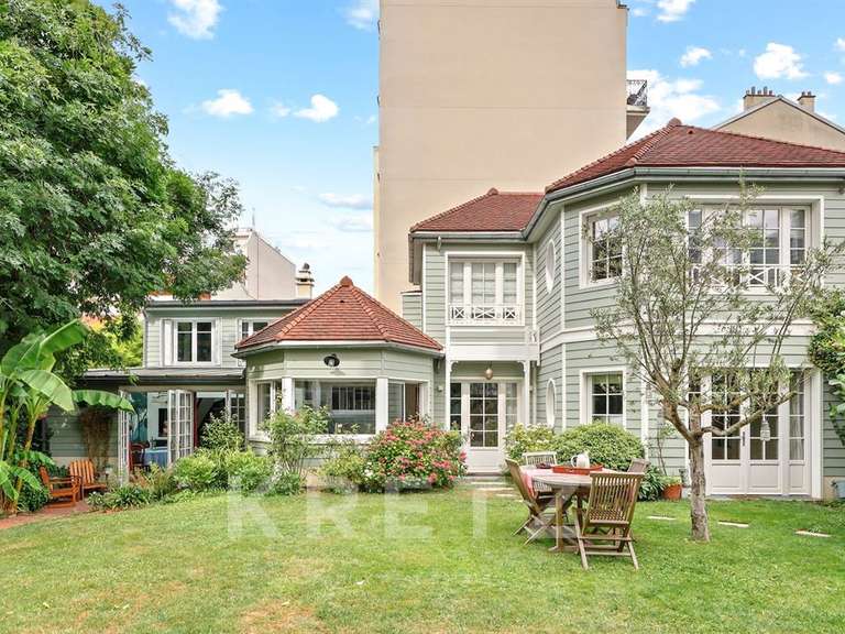 Maison Courbevoie - 6 chambres - 237m²