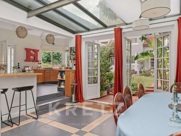 Maison Courbevoie - 6 chambres - 237m²
