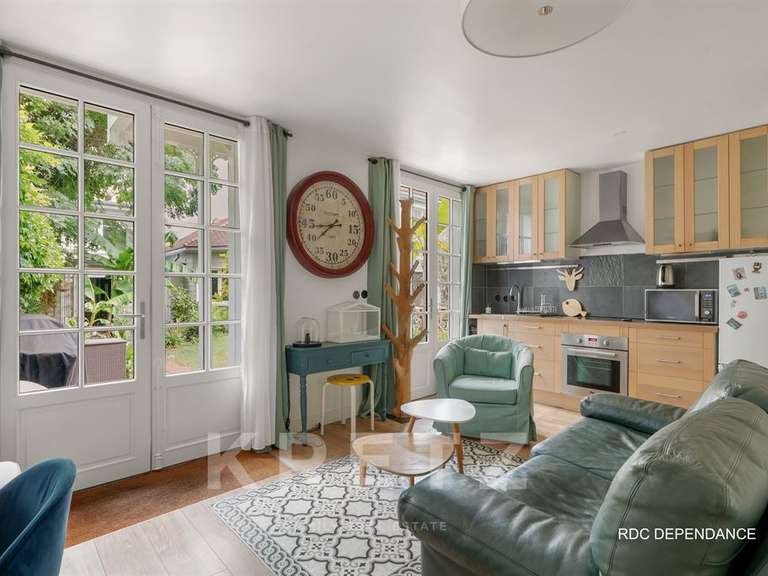 Maison Courbevoie - 6 chambres - 237m²