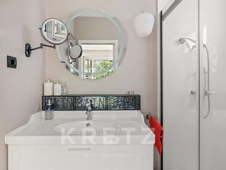 Maison Courbevoie - 6 chambres - 237m²