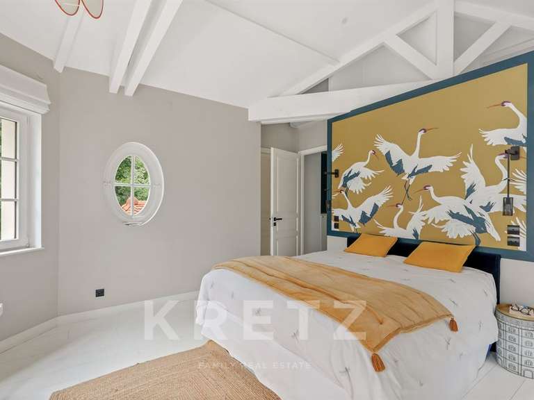 Maison Courbevoie - 6 chambres - 237m²