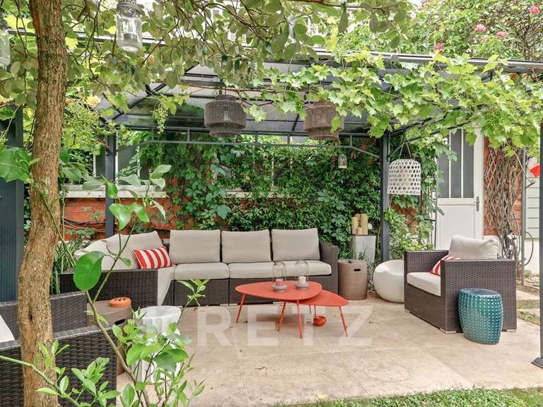 Maison Courbevoie - 6 chambres - 237m²
