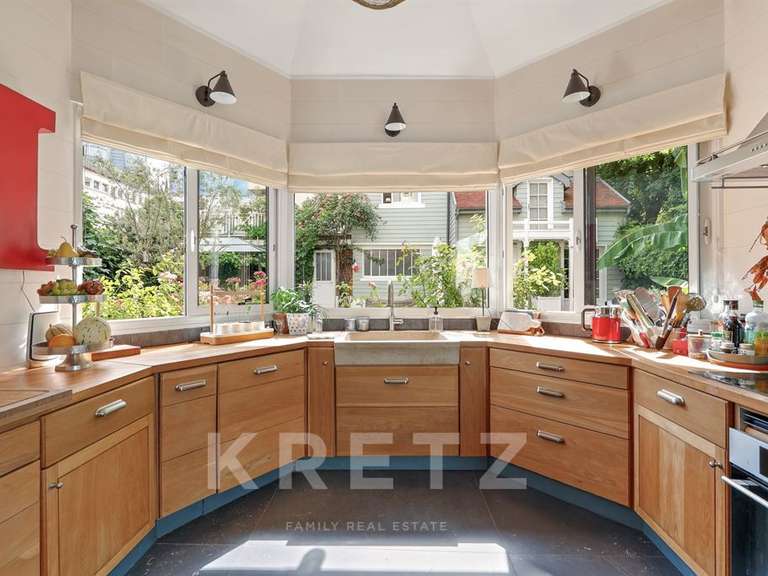 Maison Courbevoie - 6 chambres - 237m²