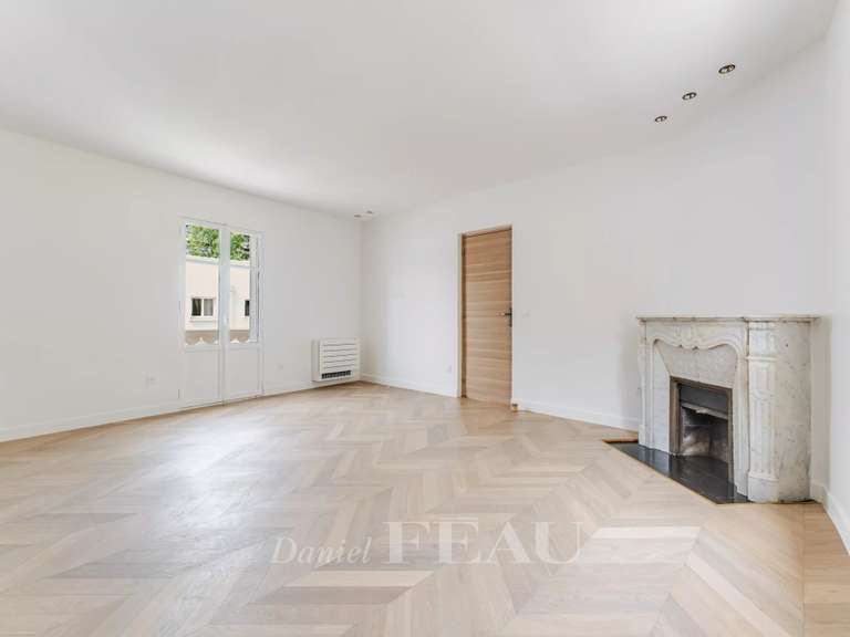 Maison Courbevoie - 6 chambres - 279m²