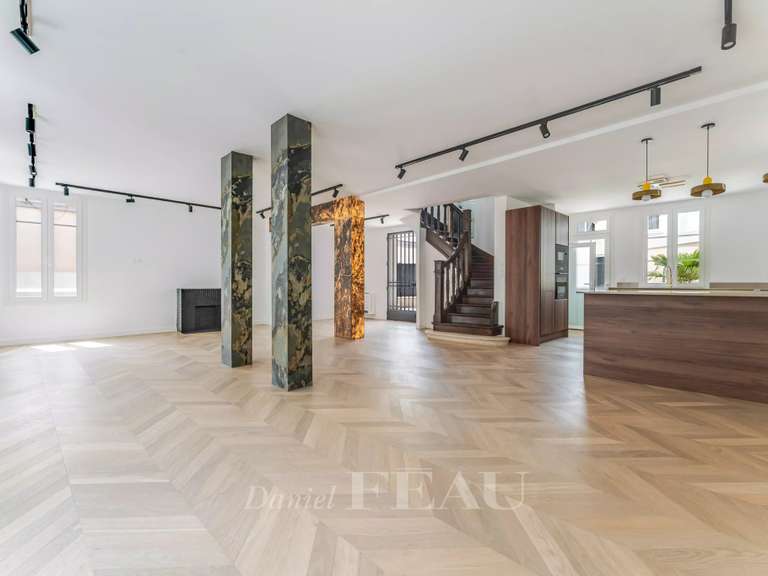 Maison Courbevoie - 6 chambres - 279m²