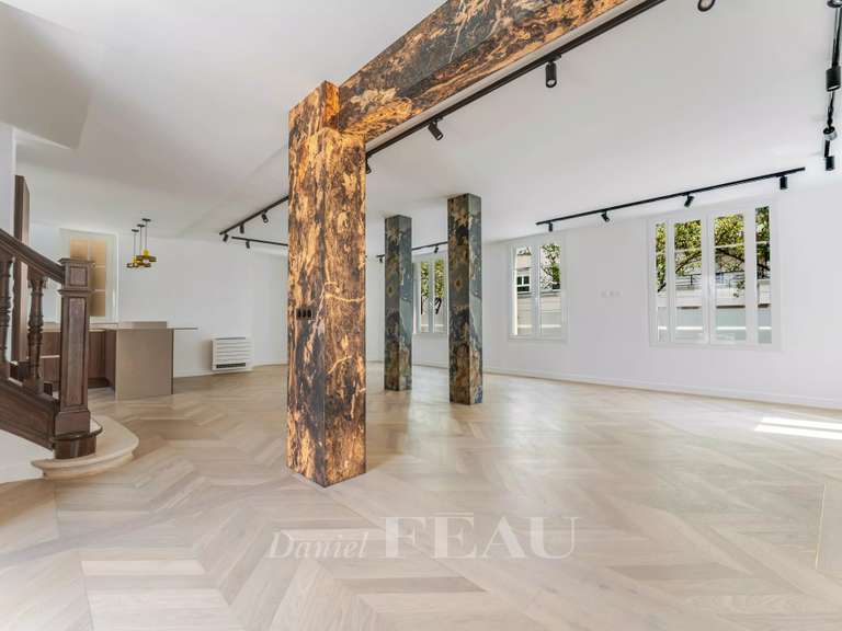 Maison Courbevoie - 6 chambres - 279m²