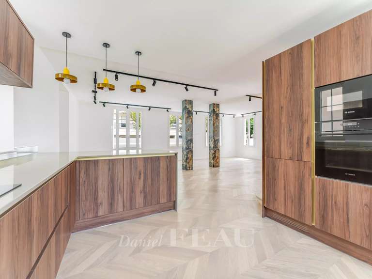 Maison Courbevoie - 6 chambres - 279m²