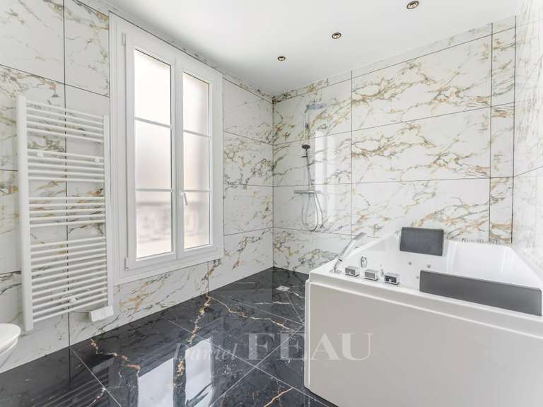 Maison Courbevoie - 6 chambres - 279m²