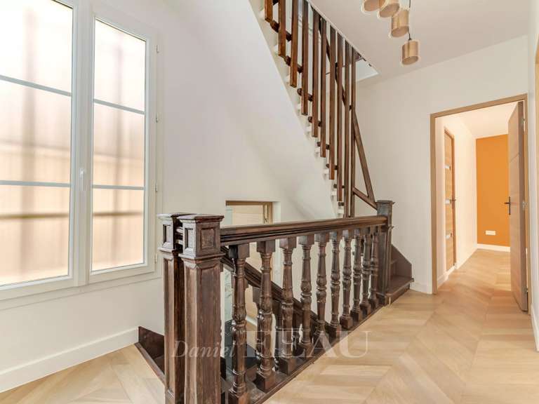 Maison Courbevoie - 6 chambres - 279m²