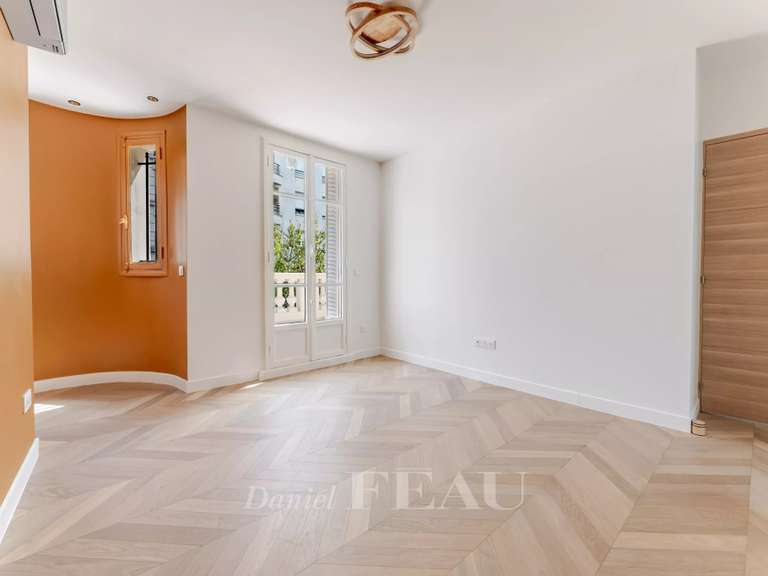 Maison Courbevoie - 6 chambres - 279m²