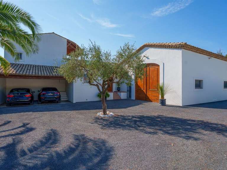 Maison Cournonterral - 5 chambres - 280m²