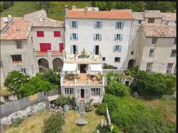 House Coursegoules - 8 bedrooms