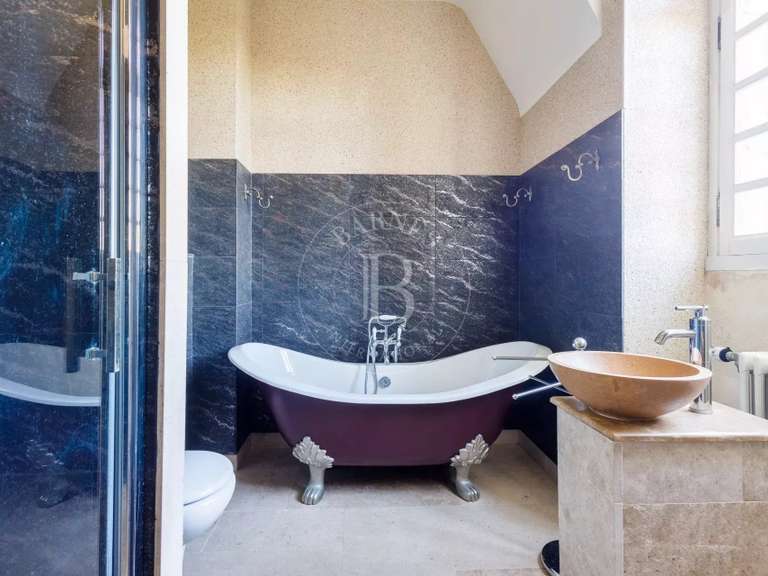 Château Courseulles-sur-Mer - 10 chambres - 920m²