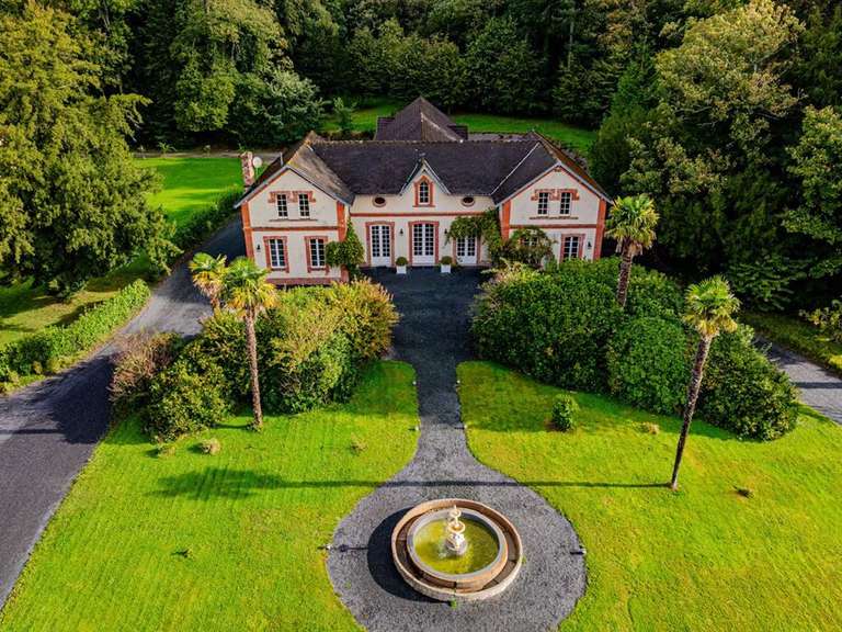 Château Coutances - 15 chambres - 520m²