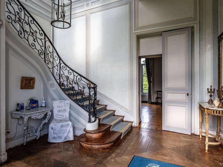 Château Coutances - 15 chambres - 520m²