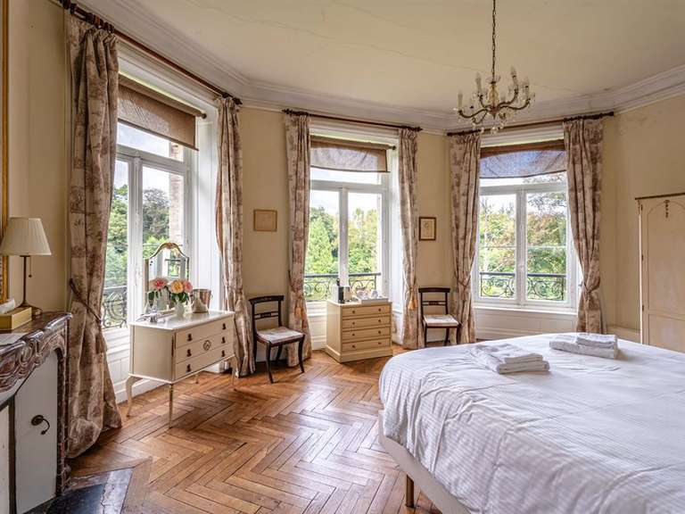 Château Coutances - 15 chambres - 520m²