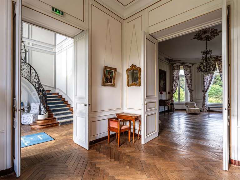 Château Coutances - 15 chambres - 520m²