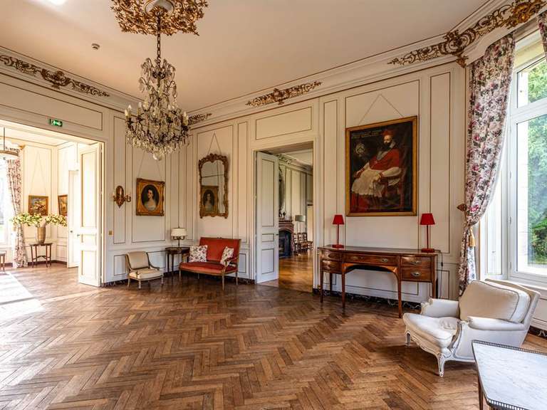 Château Coutances - 15 chambres - 520m²