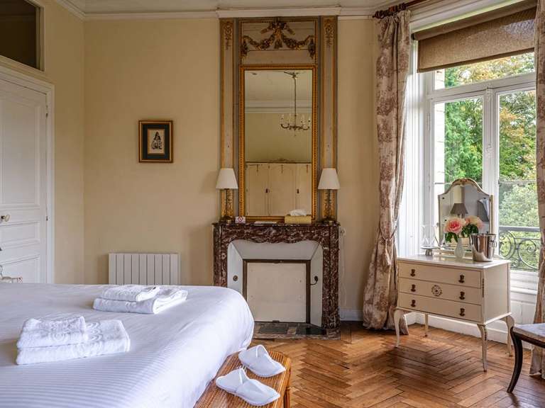 Château Coutances - 15 chambres - 520m²