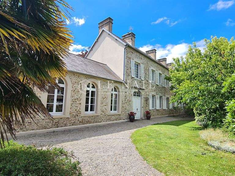 Maison Coutances - 5 chambres - 246m²