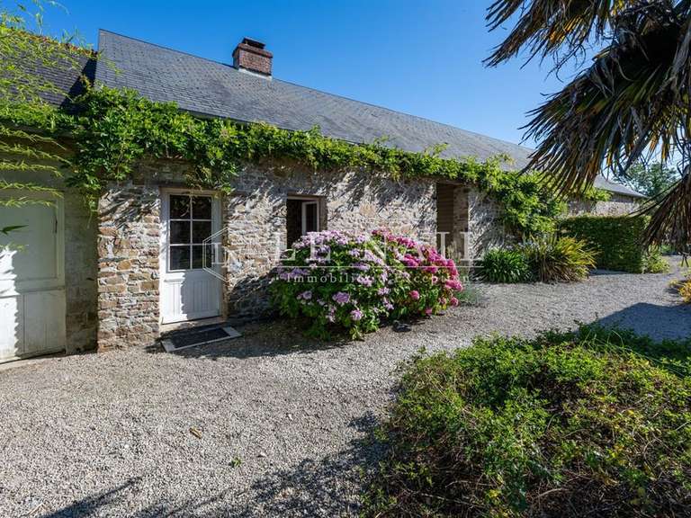 Maison Coutances - 5 chambres - 246m²