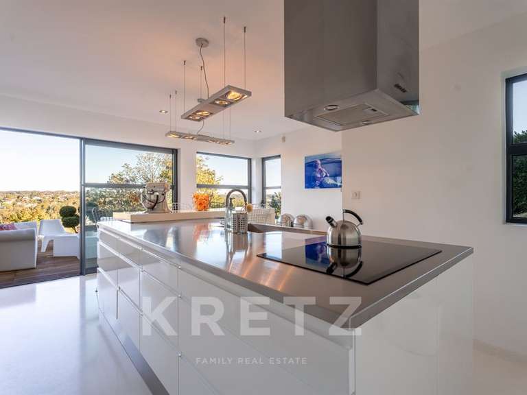 Maison Couzon-au-Mont-d'Or - 180m²