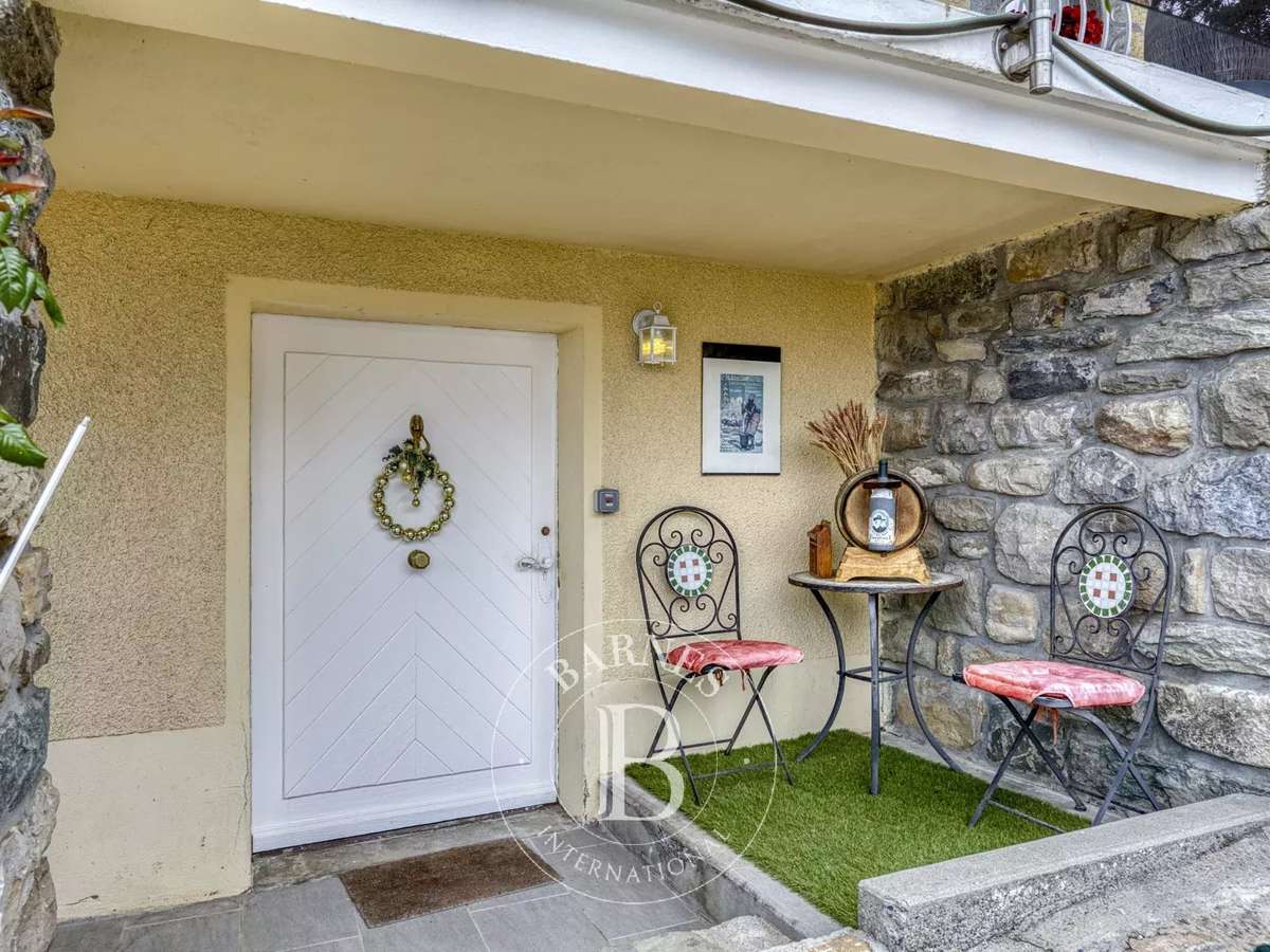 Maison Cranves-Sales