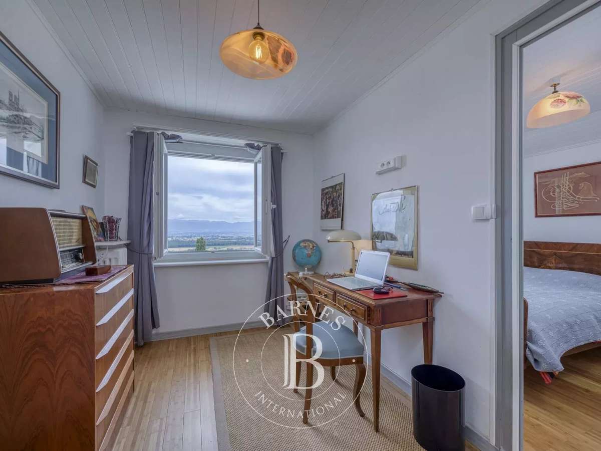 Maison Cranves-Sales