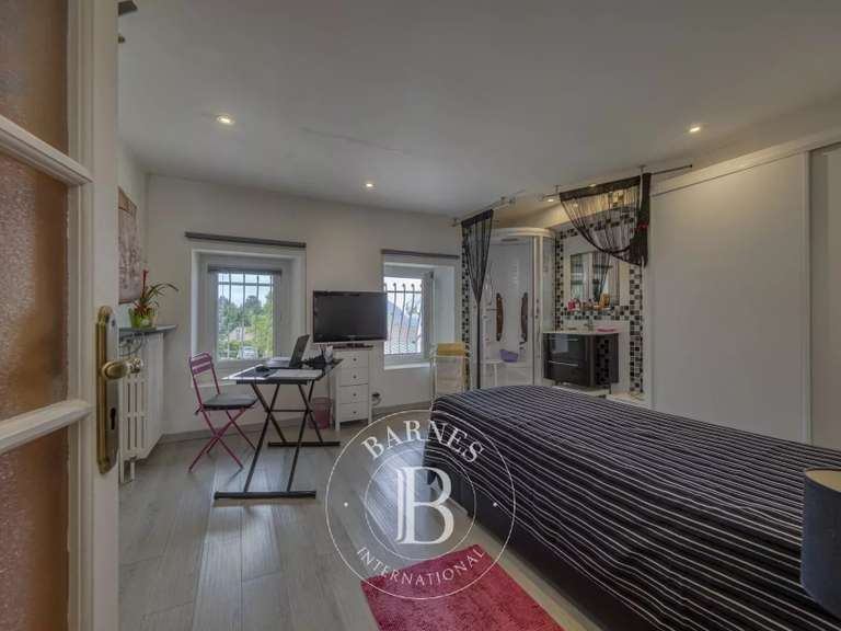 Maison Cranves-Sales - 4 chambres - 451m²