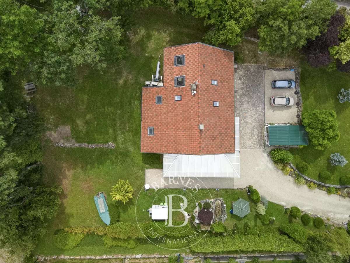 Maison Cranves-Sales