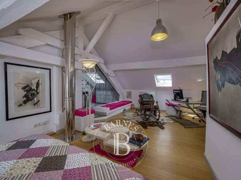 Maison Cranves-Sales - 4 chambres - 451m²