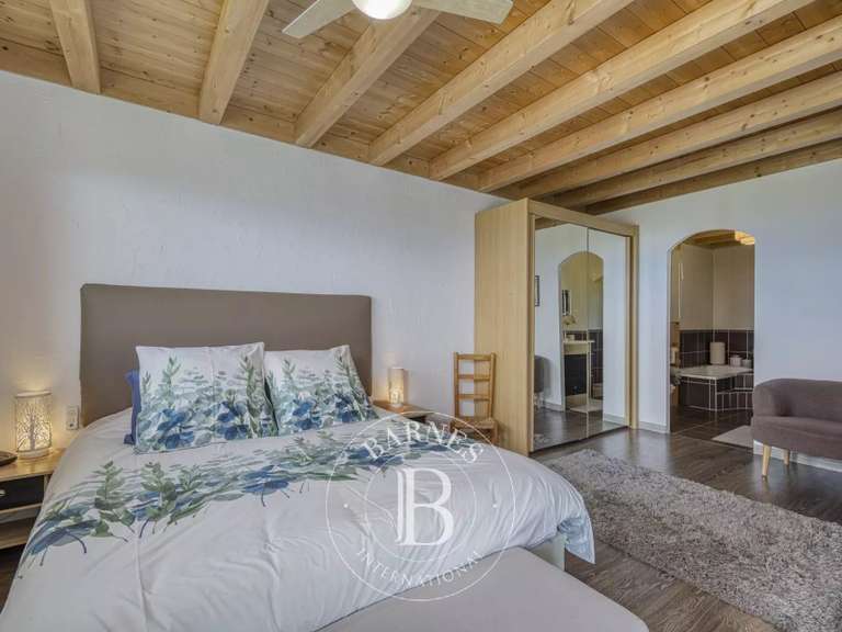 Maison Cranves-Sales - 4 chambres - 320m²