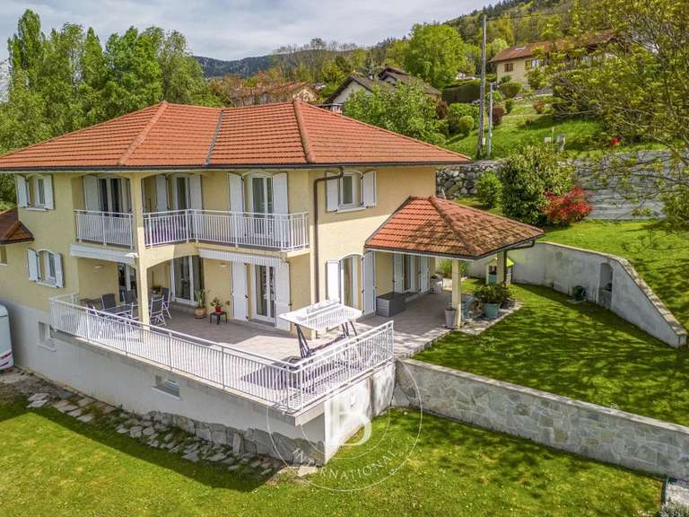 Maison Cranves-Sales - 4 chambres - 320m²