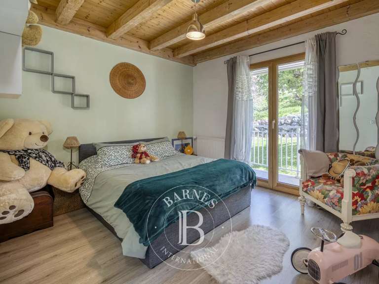 Maison Cranves-Sales - 4 chambres - 320m²