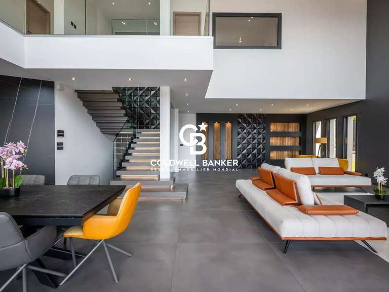 Maison Cranves-Sales - 4 chambres - 375m²