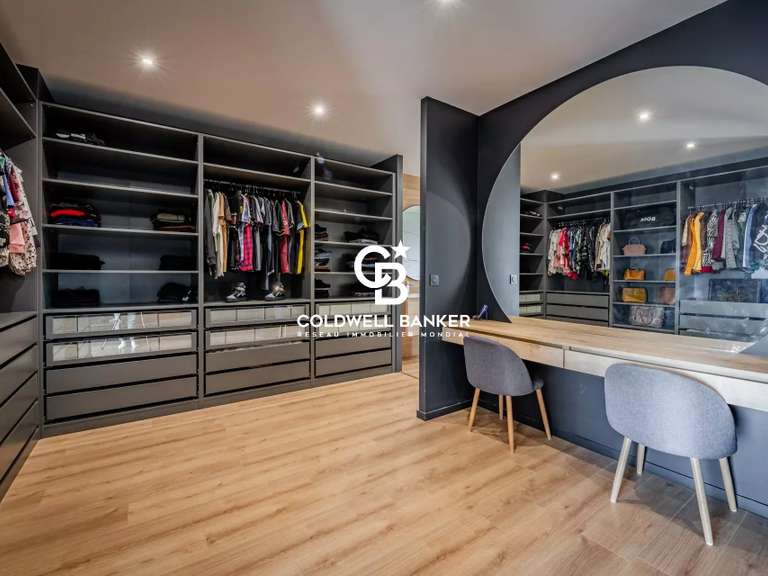 Maison Cranves-Sales - 4 chambres - 375m²