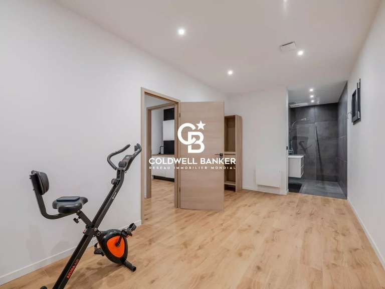 Maison Cranves-Sales - 4 chambres - 375m²