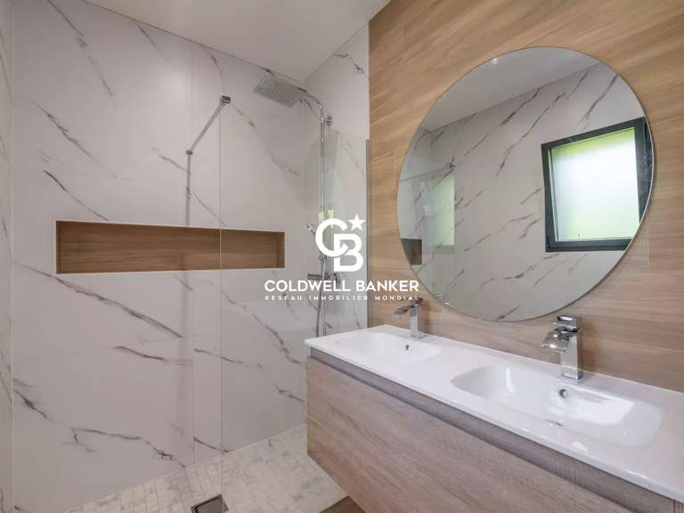 Maison Cranves-Sales - 4 chambres - 375m²