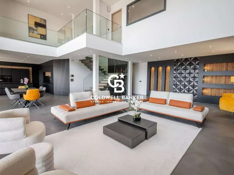 Maison Cranves-Sales - 4 chambres - 375m²