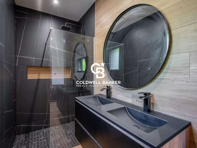 Maison Cranves-Sales - 4 chambres - 375m²