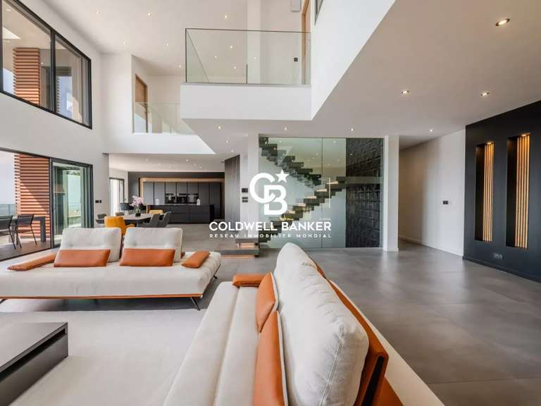 Maison Cranves-Sales - 4 chambres - 375m²