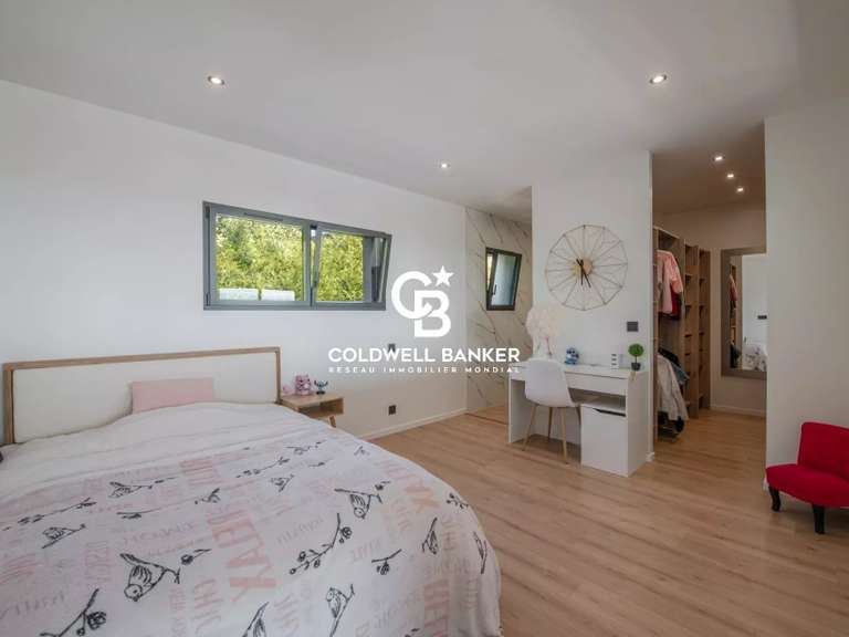 Maison Cranves-Sales - 4 chambres - 375m²